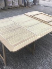 A table for the beach5